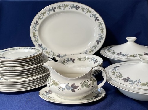 Royal doulton burgundy dinner - royal,