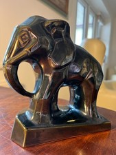 ELEPHANT lustre on terracotta