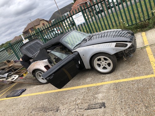 Breaking porsche 911 930 turbo - 930,