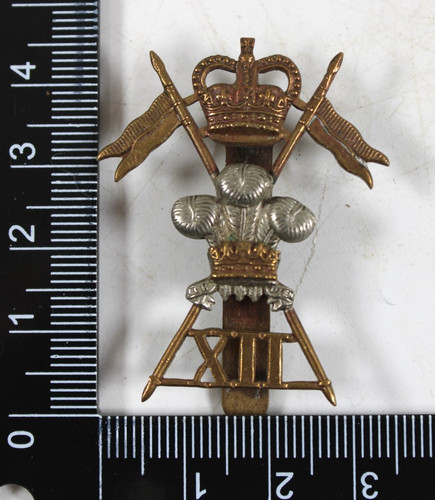 Vintage queen crown - crown, british