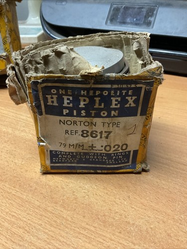 Norton piston 8617 160 - piston,