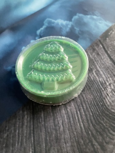 Body shop christmas tree - body,