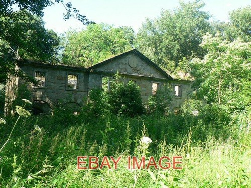 Photo derelict stable block - derelict,