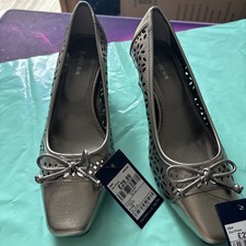 Pavers pewter shoes , Size 5