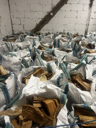 Seasoned hardwood logs - seasoned,