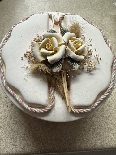 Ceramic trinket box with - box,