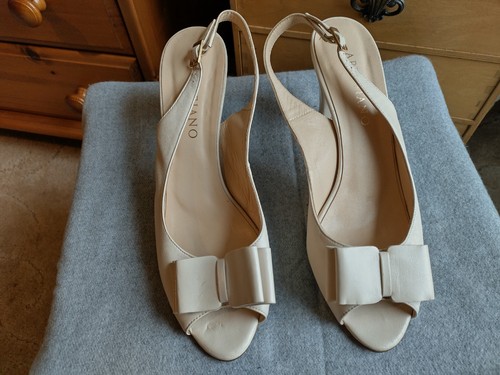 Size italian ivory leather - 40,
