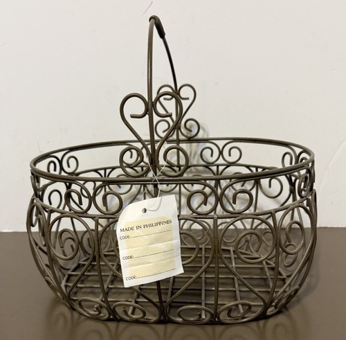 Vintage wire basket hanging - wire,