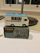 Corgi 413 Smith's Career Shop