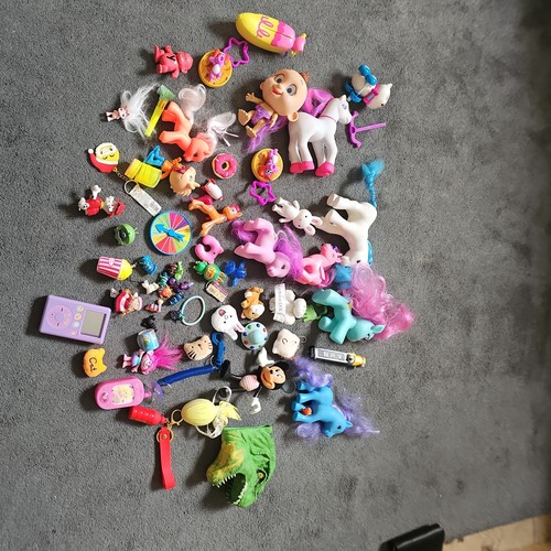Random small toys bundle - random,