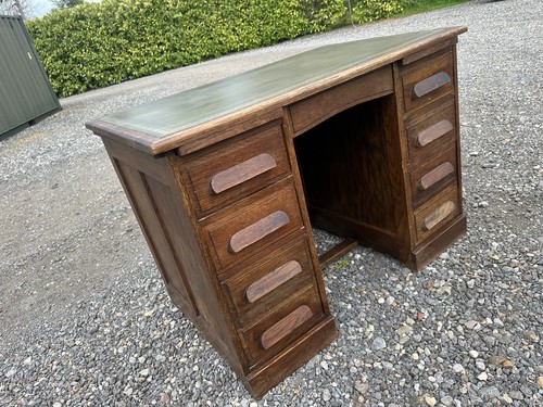 Vintage oak pedestal desk - oak,