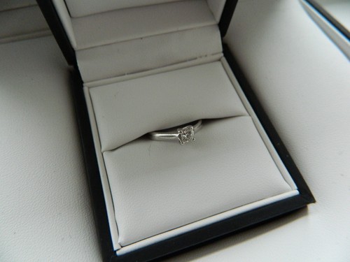 Engagement ring leo diamond - leo,