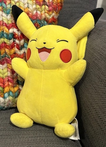 Pokémon pikachu stuffed - pokémon,