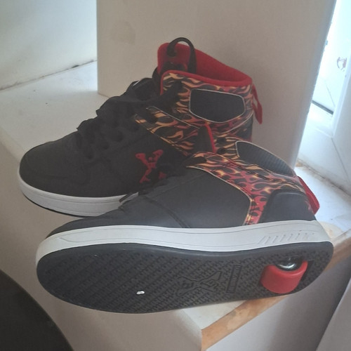 Heelys skate shoes - skate, black/red