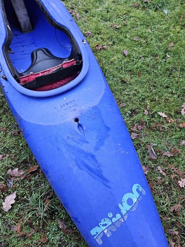 Blue prijon invader plastic - prijon,