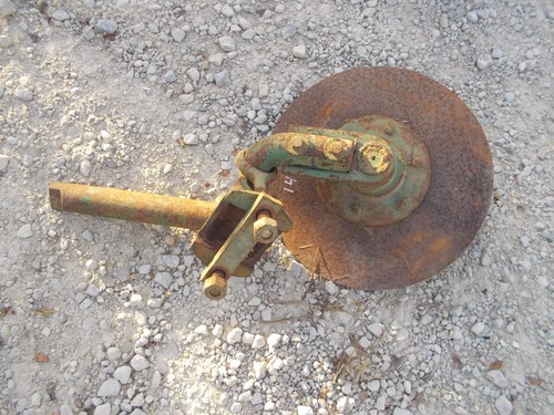 Rolling cutter hub - w*/,