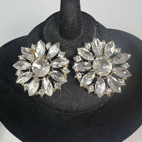 Gold rhinestone shoe clip - gold, tn