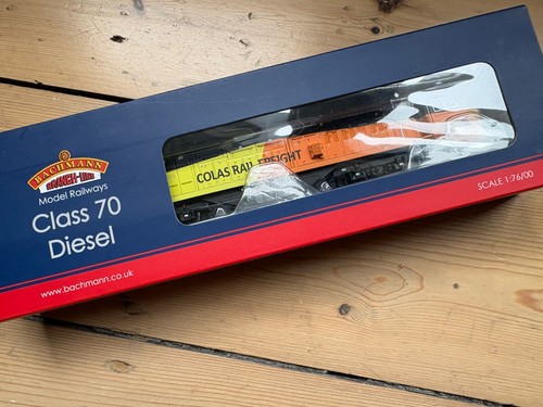 Bachmann 591 class with - 31-591, 70
