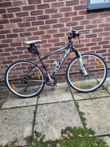 2011 scott sportster medium - 30,