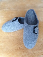 100% REAL WOOL/FELT WOMEN AND LADIES SLIPPERS WITH BEAUTIFUL FLOWER DESIGN