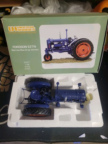 Universal hobbies tractor - 1:16,
