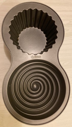 Wilton giant 39cm nonstick - wilton,