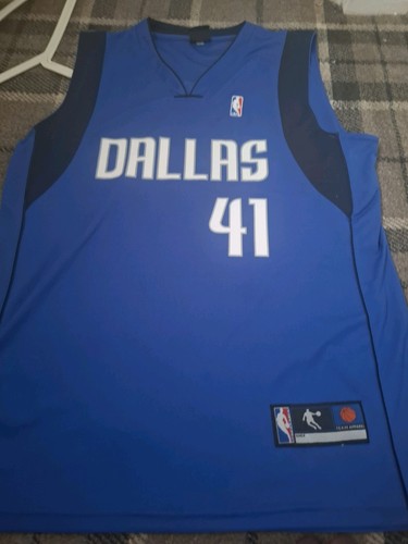 Retro dirk nowitzki - dirk, dallas