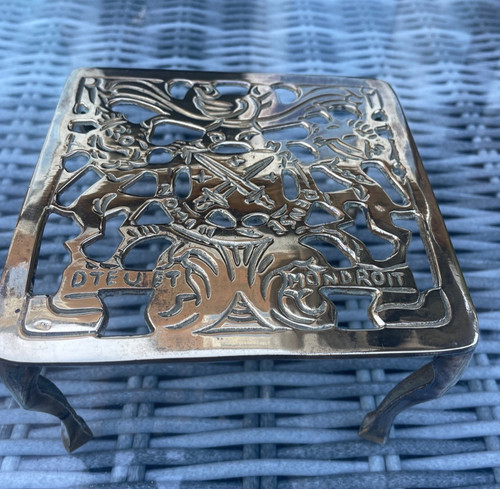 Brass trivet riser pot stand - trivet/,