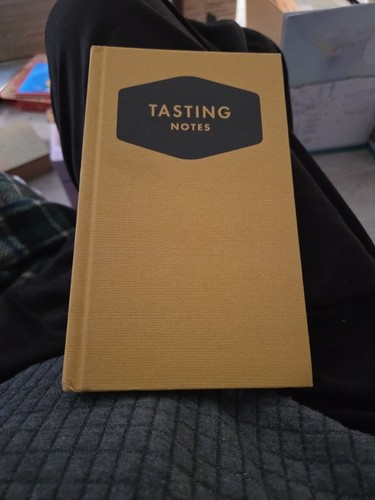 Whiskey tasting notebook - whiskey,