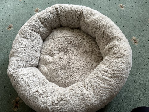 White cat bed pets - white,