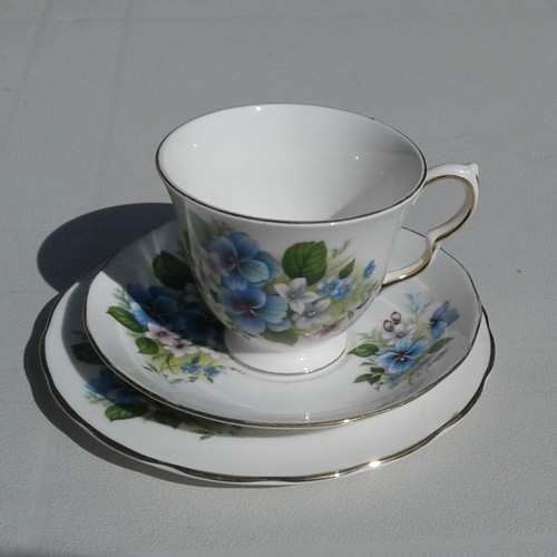 Vintage royal vale - vintage, china