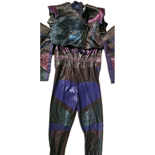 Disney store descendants - disney,