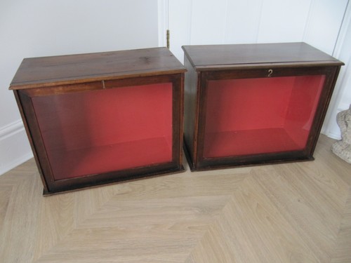 Antique museum shop display - museum/shop,