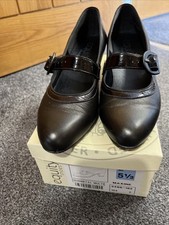 EQUITY LEATHER LADIES SHOES. GUNMETAL BROWN SIZE 5.5 “MAXINE”