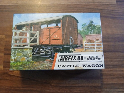 Airfix scale cattle - 00,