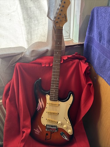 Ion sunburst stratocaster - sunburst,