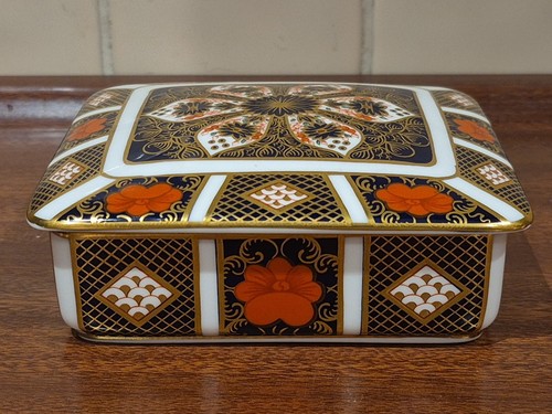 Royal crown derby - royal,