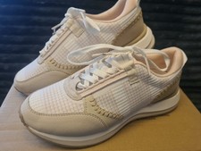 Tamaris sneakers in a beige