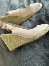 Brand New Stunning Women’s