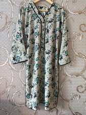 casual clothes_pakistani shalwar kameez_two piece suit