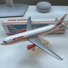 Long Prosper 1:200 Air 2000 Airbus A320 Plastic Model