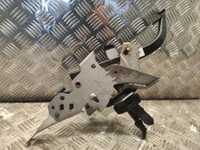 VOLVO V40 D2 R-DESIGN E5 4 SOHC 2013-2019 CLUTCH PEDAL