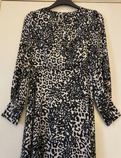 DRESS - BLACK & WHITE PATTERNED LONG SLEEVE - Size 10 by DEBENHAMS 