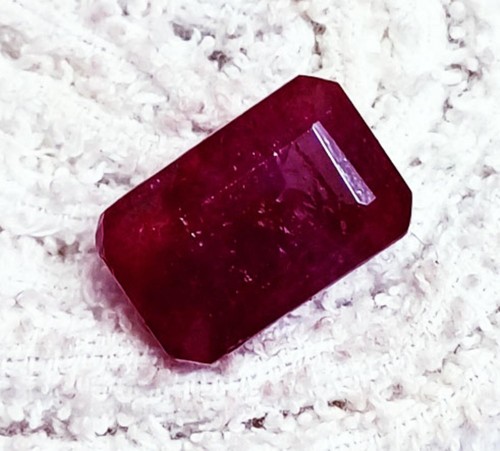 Loose gemstone natural red - natural,