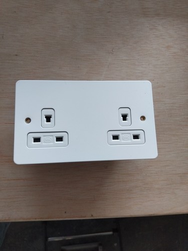 Double socket dual earth - socket,