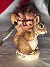 Harmony Kingdom Artist PETER CALVESBERT- NUTSY Squirrel w/Pecan Pendant signed