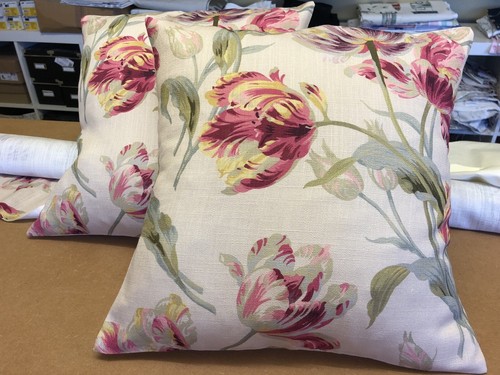 One handmade cushion laura - in,
