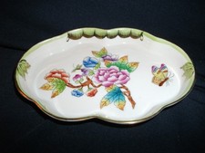 Vintage HEREND HUNGARY Queen