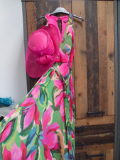 beautiful ladies Roman wedding