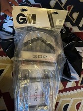 GM 440 Cricket Shin Pads